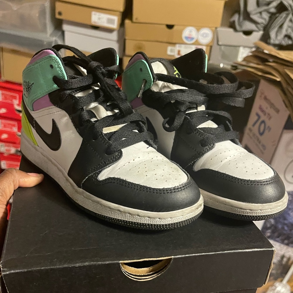 Nike Jordans size 4.5 kids